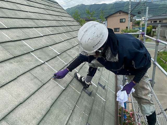甲州市　屋根塗装　スレート材補修