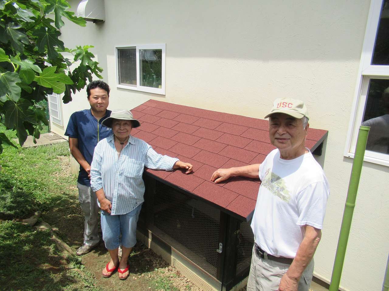 北杜市でペットの鶏小屋の屋根貼り替え工事を行いました！