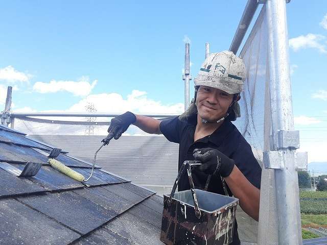 笛吹市でコロニアル屋根の塗装工事が始まりましたのでご紹介させていただきます！