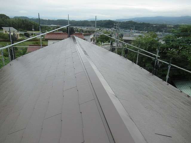 韮崎市でシリコン塗料を使用し、スレート屋根の塗装工事を行いました！