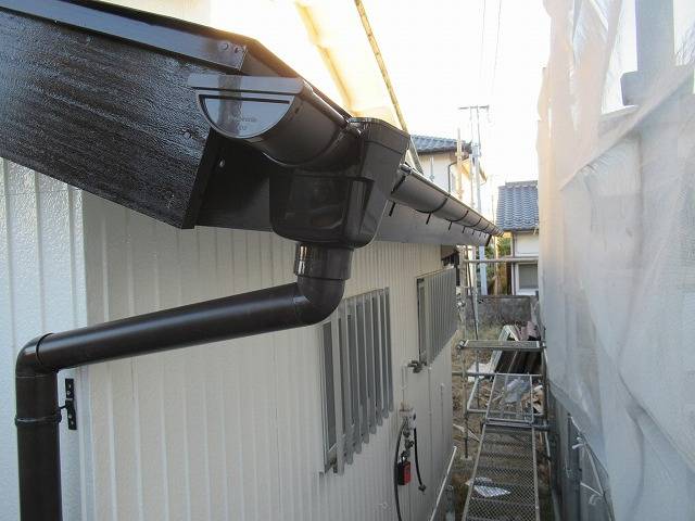 笛吹市で排水出来ない雨樋の交換工事を行いました！