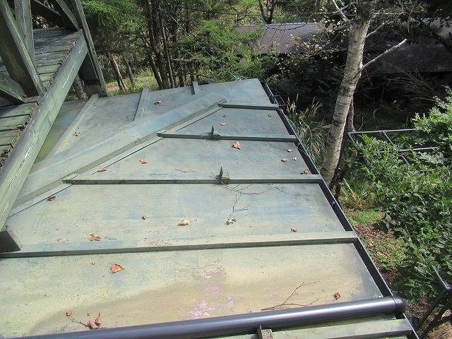 山中湖村　瓦棒屋根塗装　施工前①