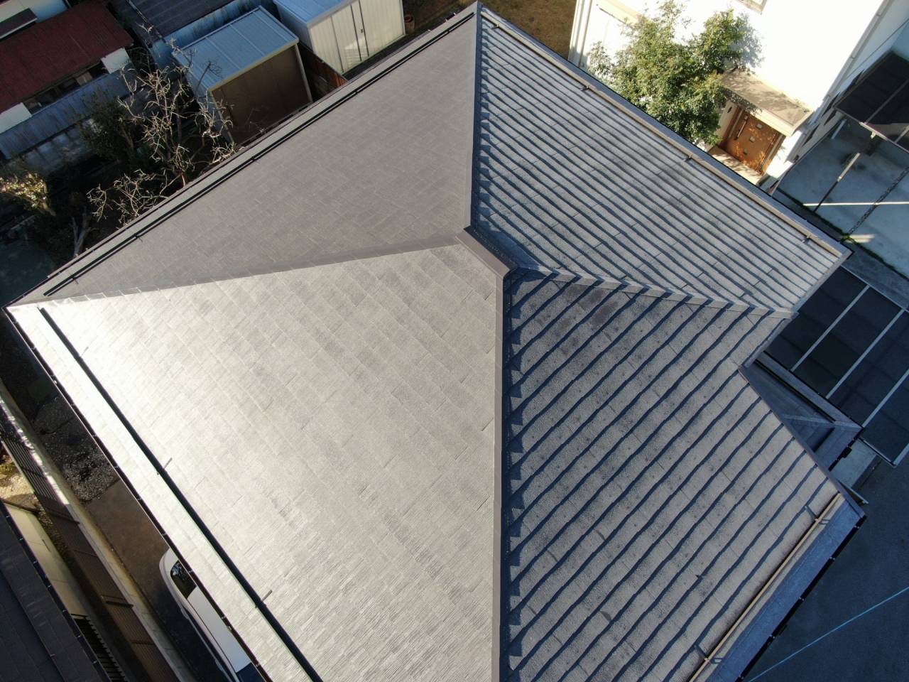 甲府市で築25年のスレート屋根の塗装工事を行いました