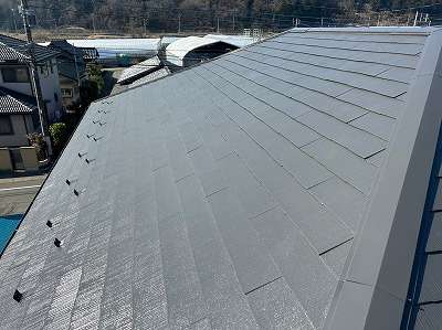 南アルプス市の戸建てでスレート屋根の塗装工事を行いました！