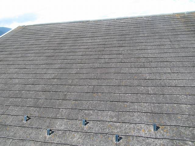 上野原市で劣化症状がでたスレート屋根の塗装工事を行いました！