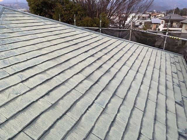 甲斐市のアパートでスレート屋根の塗装工事を行いました