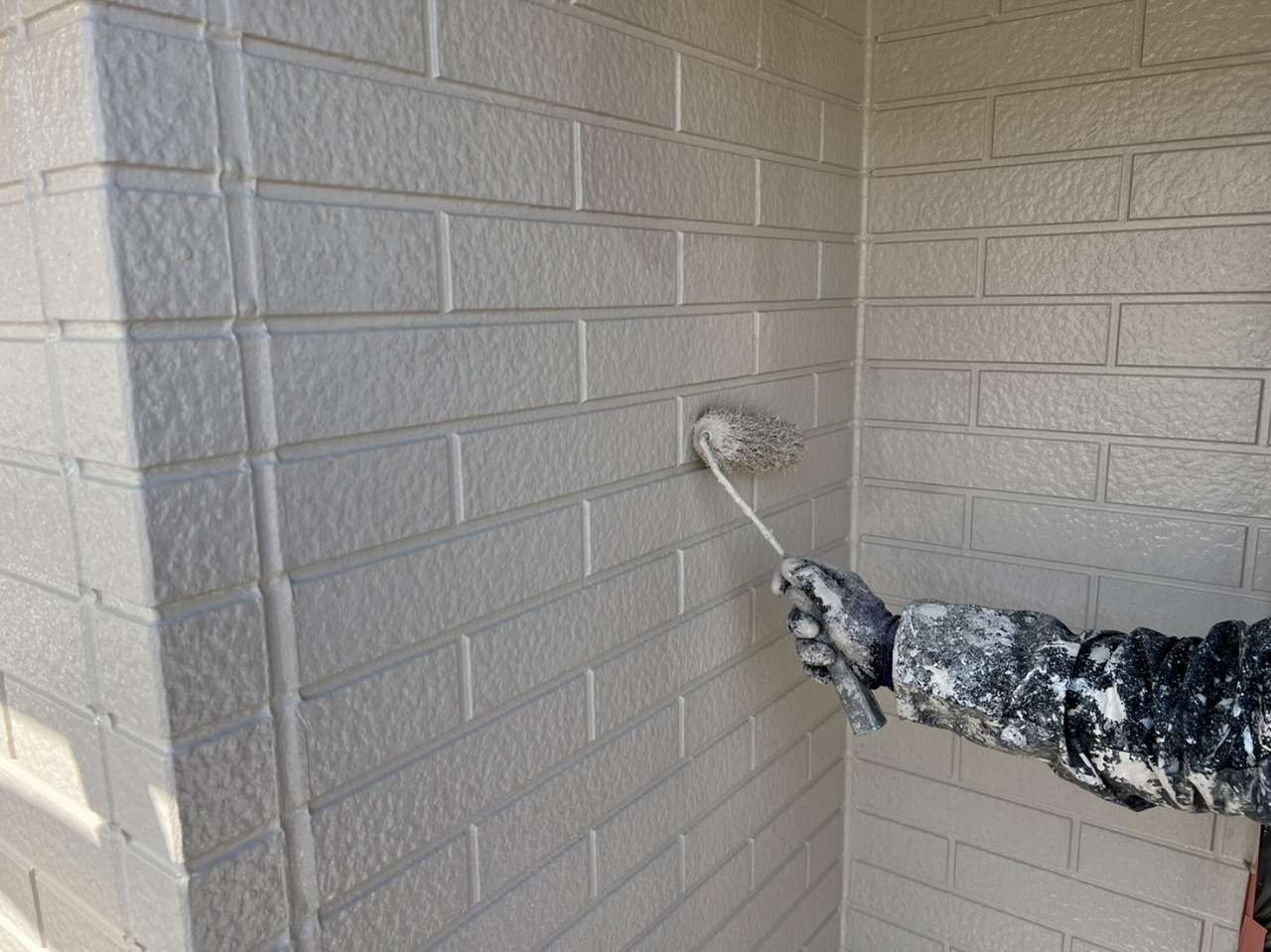 南アルプス市　外壁塗装工事　上塗り