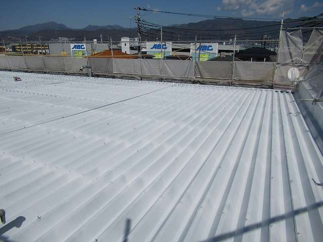 昭和町　ビル　折半屋根塗装　洗浄　ケレン