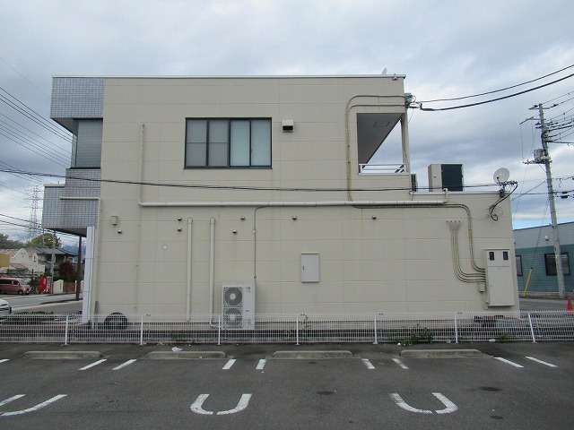 昭和町　テナントビル　外壁塗装工事　施工前