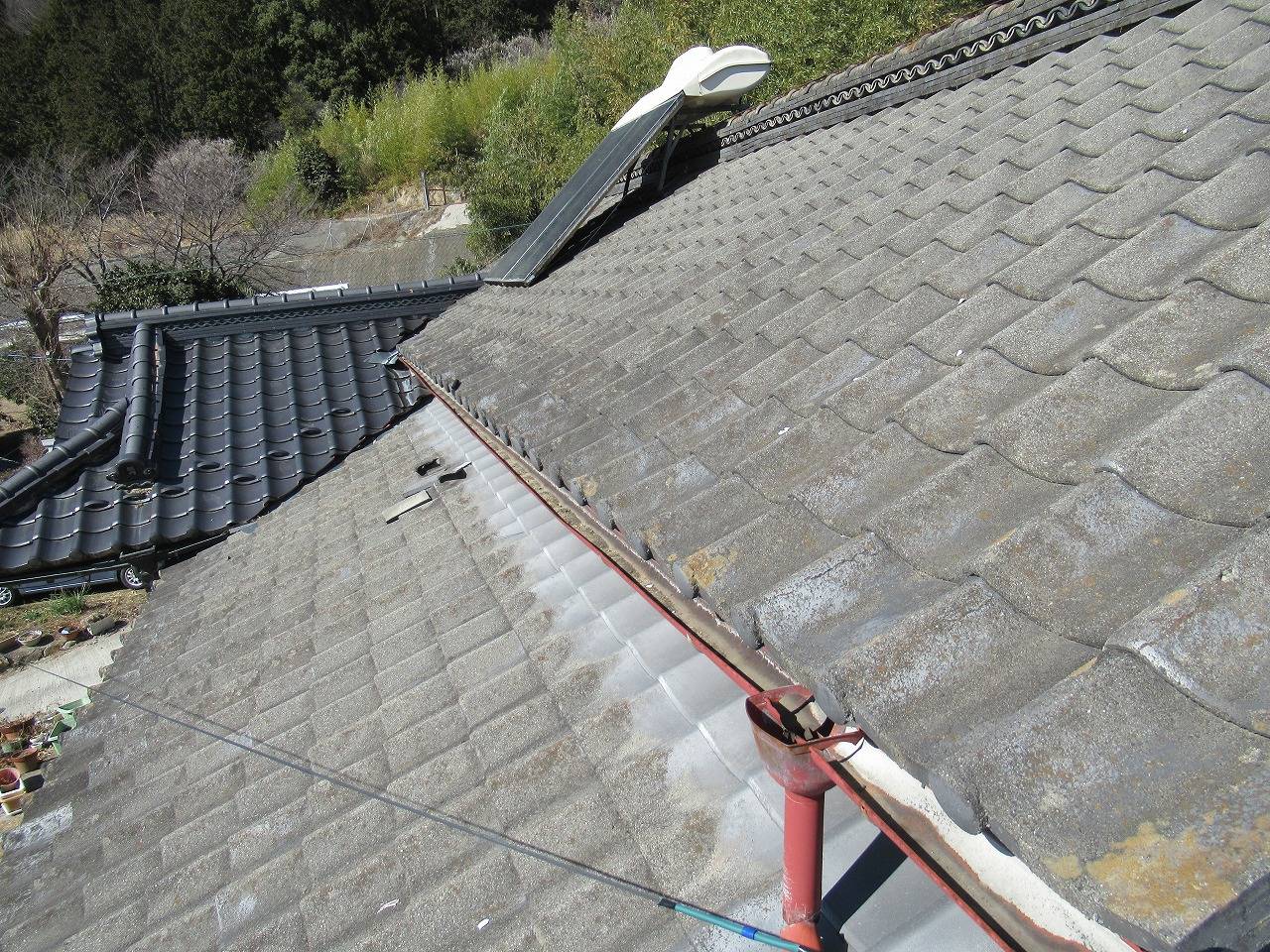 韮崎市で屋根葺き替え工事と同時に雨樋交換も行いました