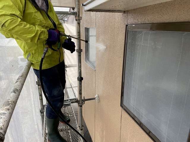 甲斐市　外壁塗装　高圧洗浄