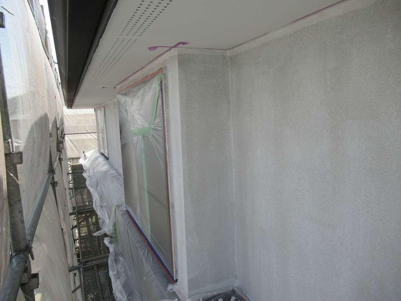 南アルプス市　外壁塗装　下塗り　密着性　接着剤