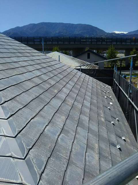 南アルプス市　屋根塗装　スレート屋根　洗浄　下塗り