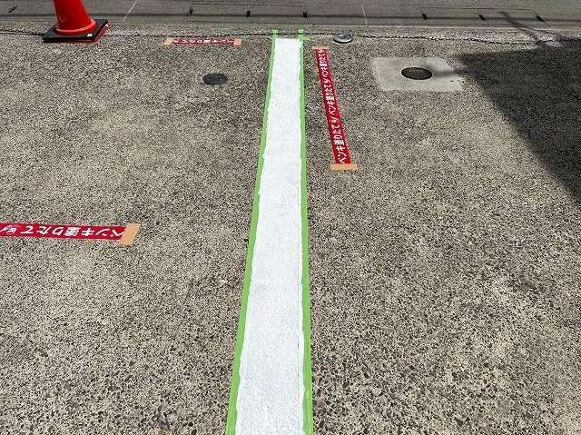 甲府市　駐車場　白線引き　塗装　直線　１度塗り