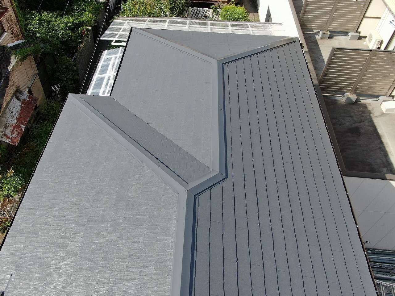 甲府市　屋根塗装　スレート屋根　塗装後　完成写真　ドローン