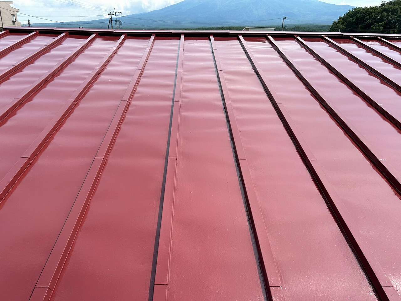 富士河口湖町　瓦棒屋根　塗装工事　上塗り