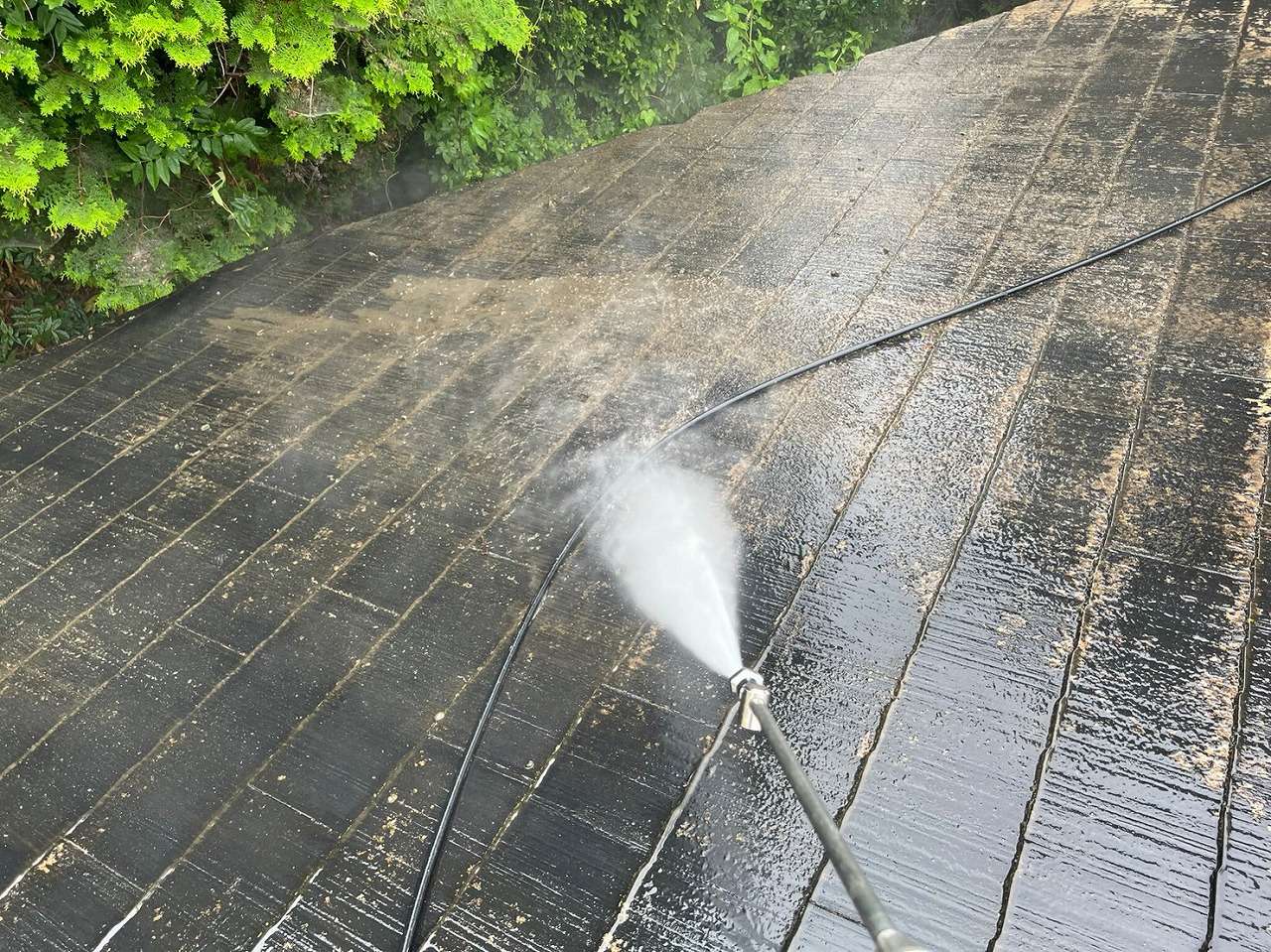 山梨市　スレート屋根　高圧洗浄