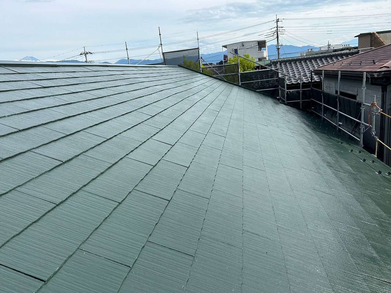 甲府市　屋根塗装　スレート屋根　塗装後　完成写真