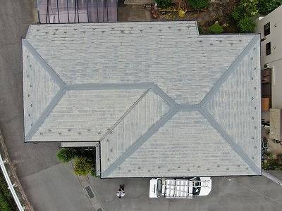 甲府市で屋根の点検をしてスレート屋根の塗装が剥がれていました