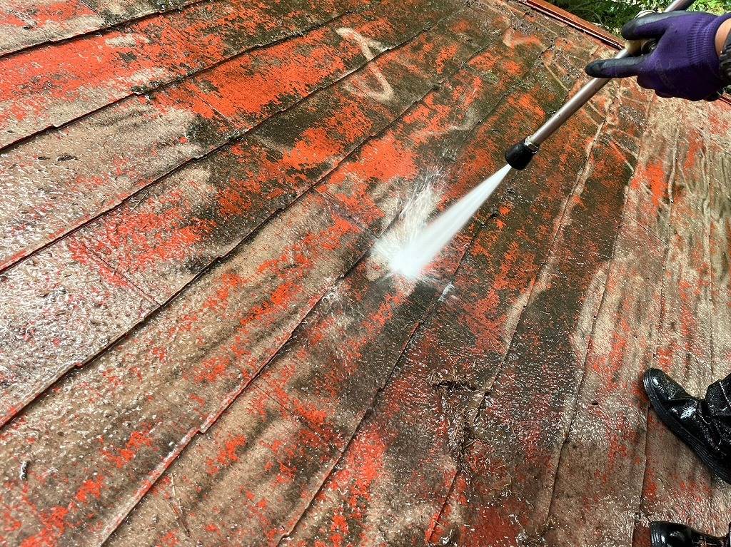 鳴沢村の自然豊かな場所にて住宅屋根の塗装工事を行いました