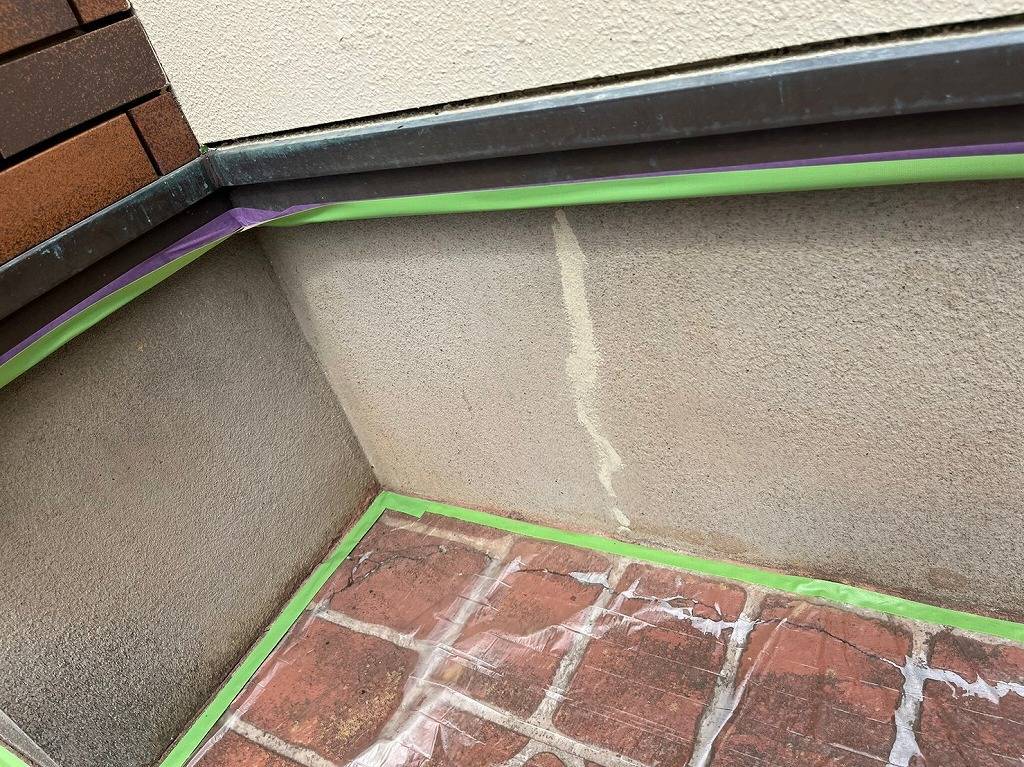 甲州市の住宅にて基礎部分を基礎ガードにて塗装しました
