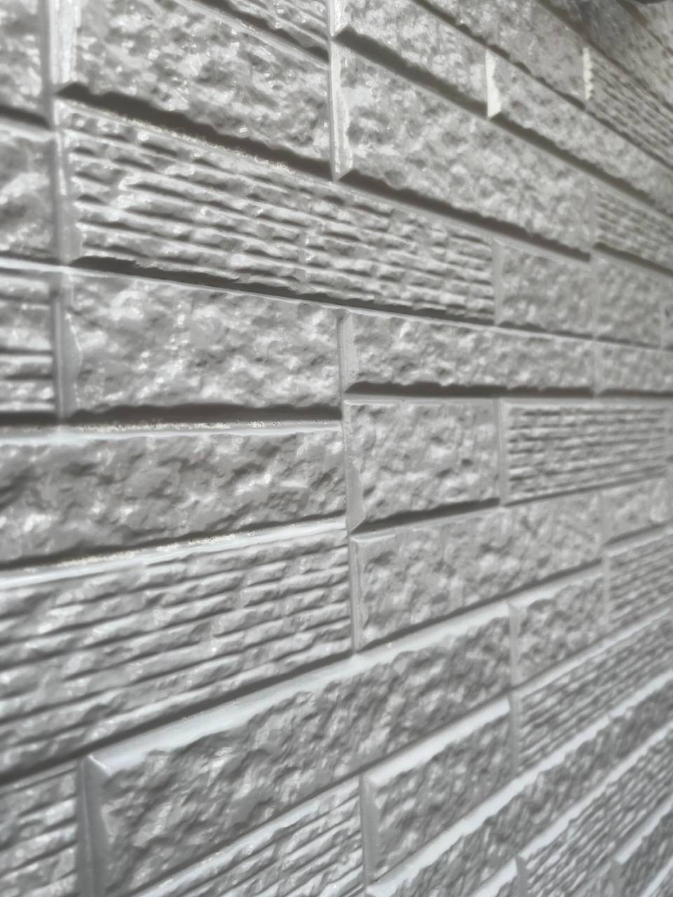 鳴沢村でサイディング外壁にパーフェクトトップで塗装した様子をご紹介