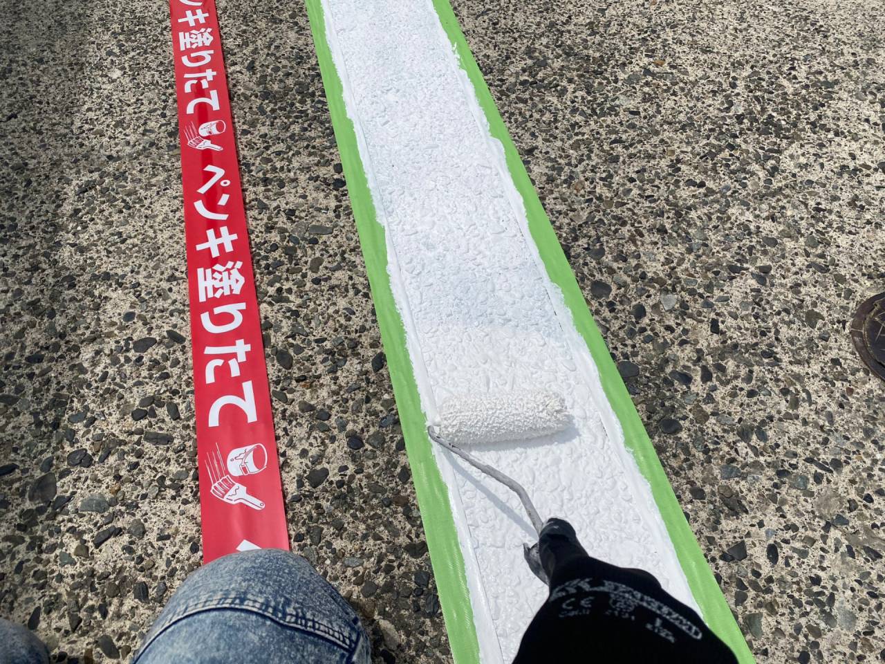 甲府市の郵便局で駐車場に白線ラインを引き、利便性を向上させました