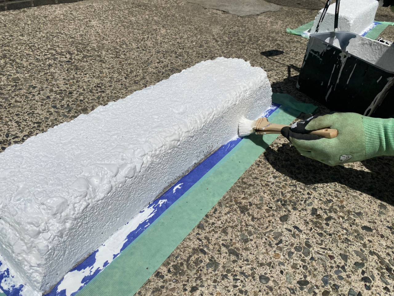 甲府市の郵便局で駐車場に白線ラインを引き、利便性を向上させました