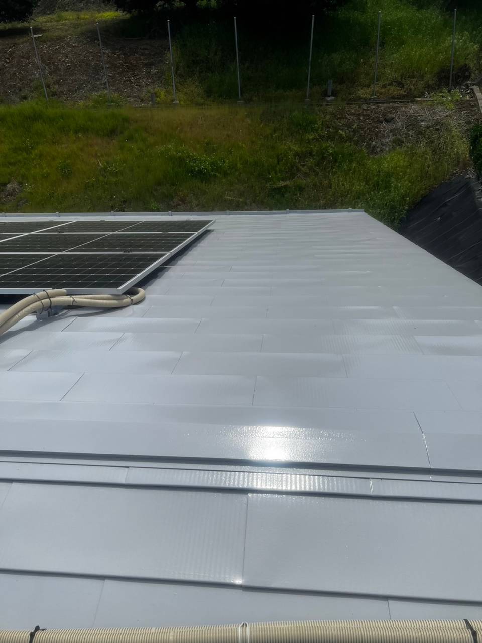 甲府市のデイケア施設の屋根を遮熱塗料サーモアイで塗装しました