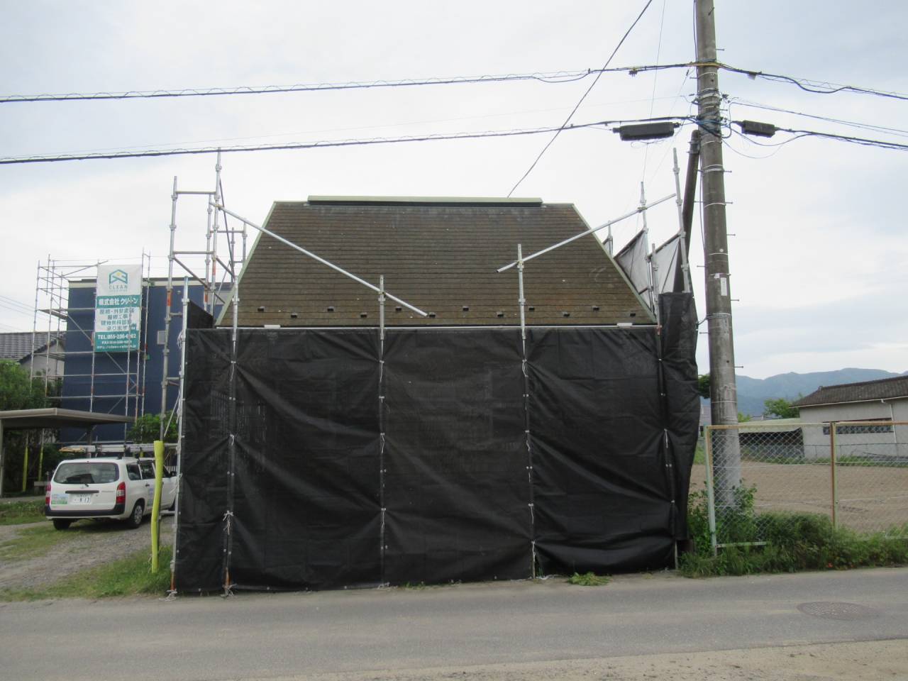 甲府市で行われました足場設置の様子