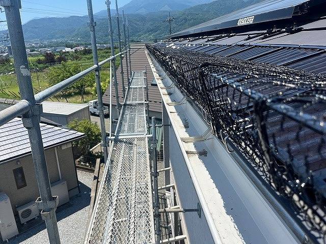 南アルプス市の屋根に落雪防止効果抜群のスノーZを設置しました