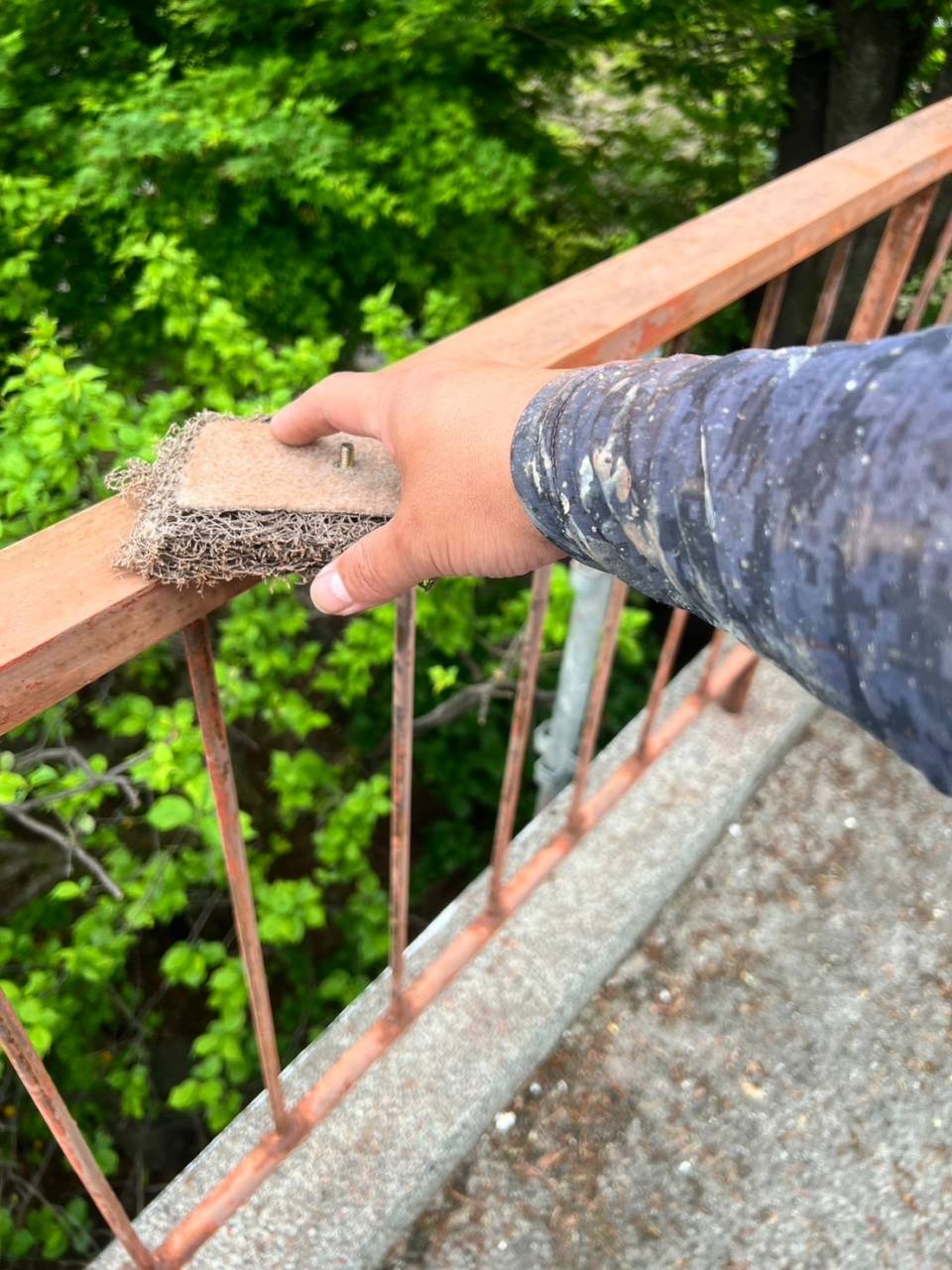 甲府市で防水工事と外壁塗装工事を行った際の様子をご紹介させていただきます。