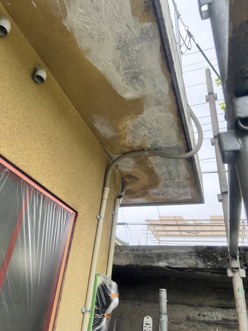 甲府市で鉄筋コンクリート造の住宅の塗装工事を行いました