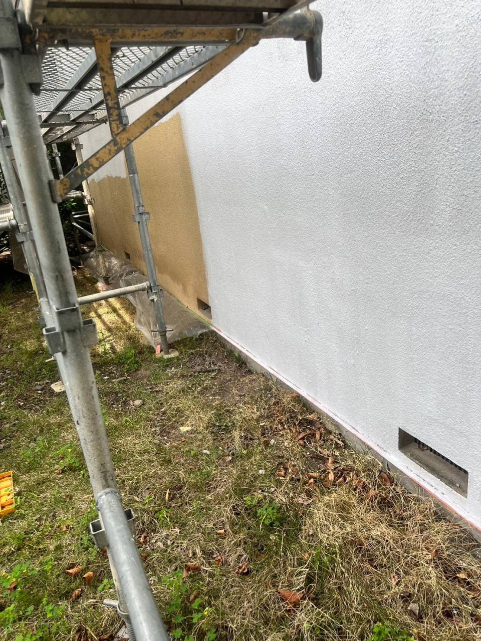 甲府市で鉄筋コンクリート造の住宅の塗装工事を行いました