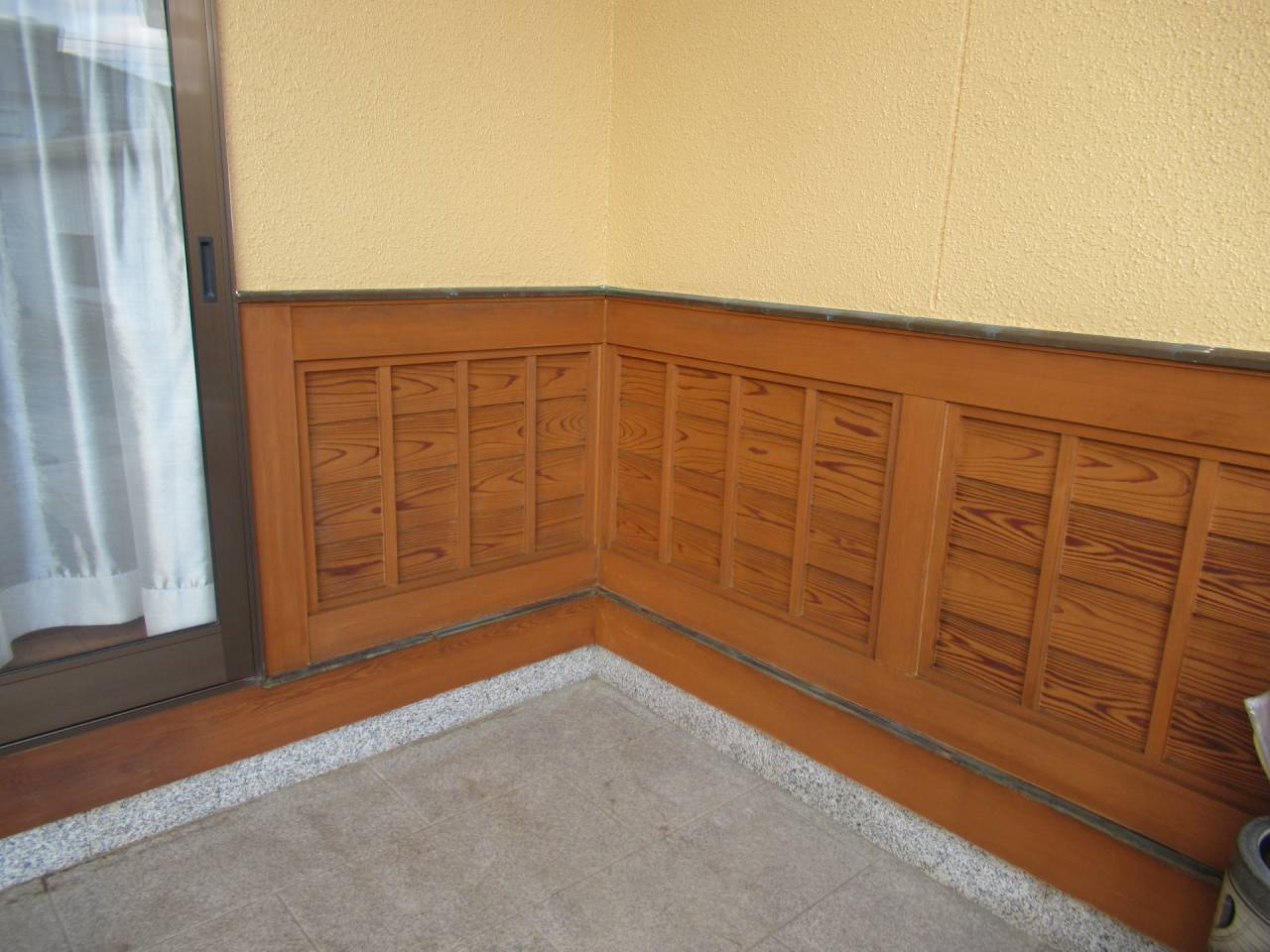 南アルプス市でアクロンAB、レブライトを使用し灰汁洗いし、キシデコールで木部塗装を施工しました