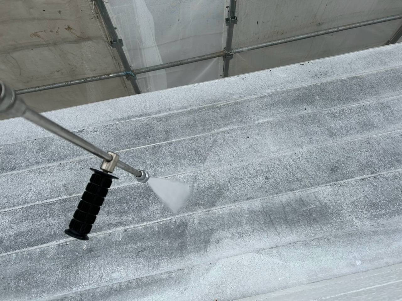 屋根　高圧洗浄