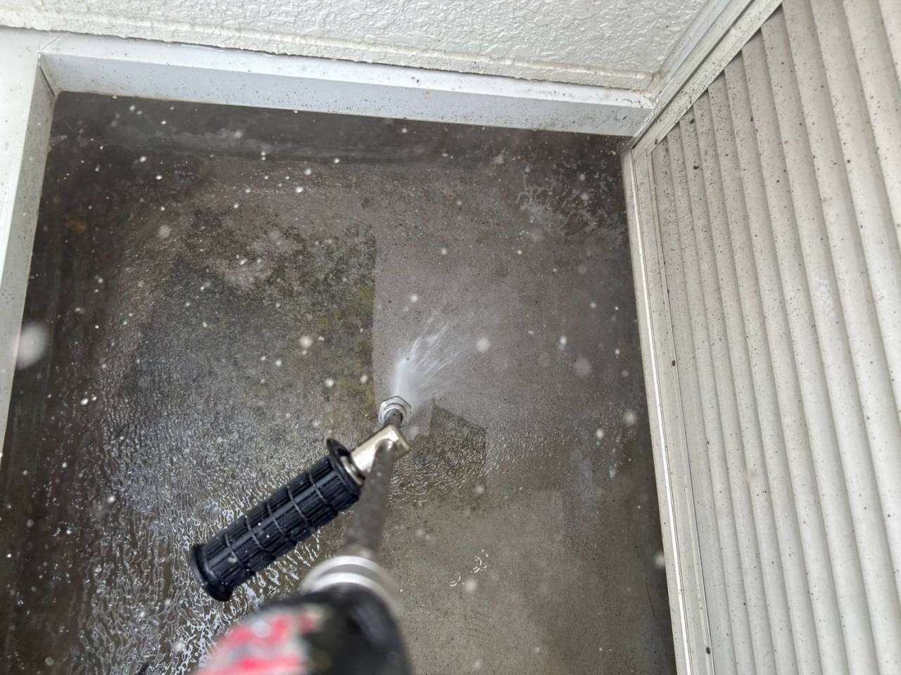 バルコニー　高圧洗浄