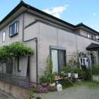 甲府市の住宅で外壁・谷板金の塗装工事を行ない、住宅が生まれ変わりました